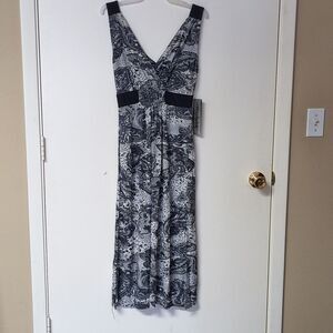 Paisley Print Dress in White and Gray